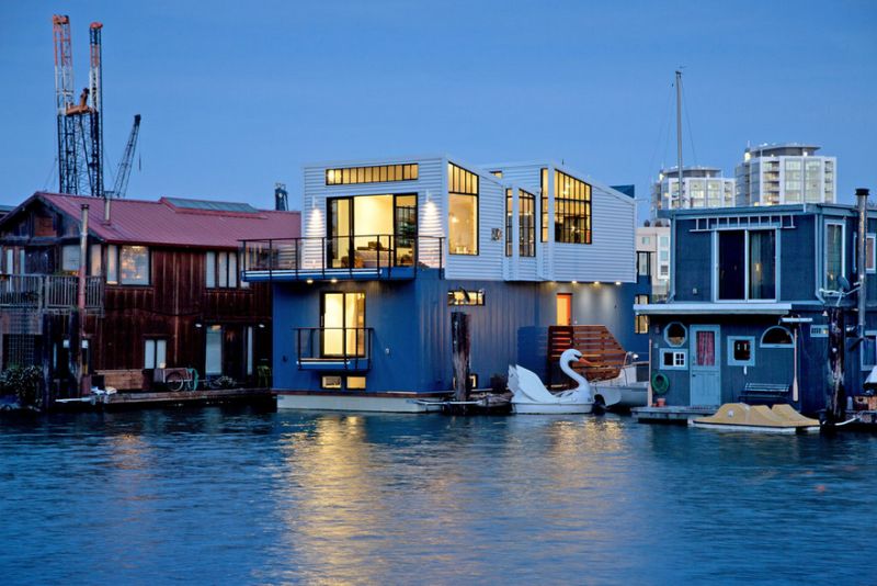 400,000 houseboat built atop a solid concrete barge Home Crux