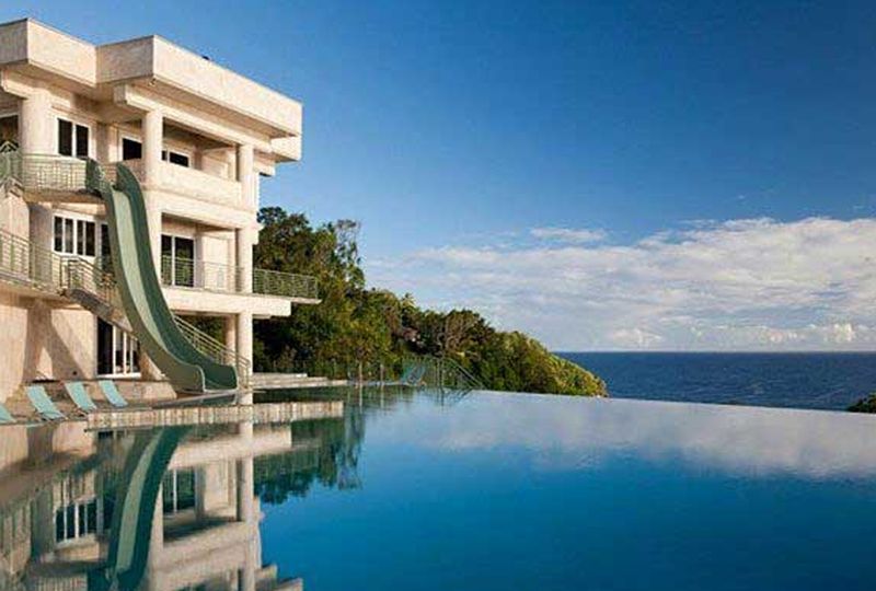 40m mansion in Hawaii built along the edge of a cliff Home Crux