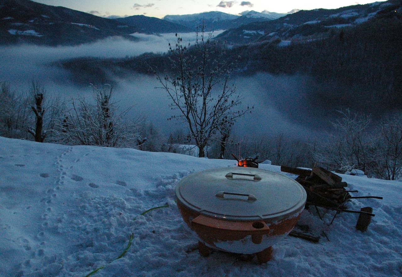 Enjoy spa with your family in Dutchtub Wood your personal hot tub