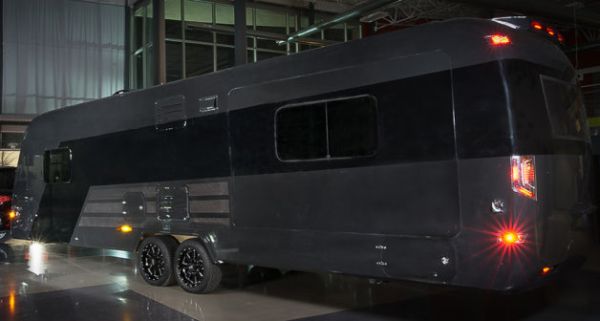 CR-1 – World’s first carbon fiber recreational vehicle makes camping luxurious
