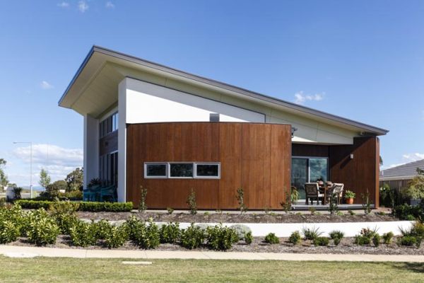 Self-sustainable Girasole Home rotates towards the sun using an iPad