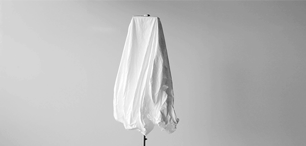 Automatically inflating solar-powered umbrella for your backyard