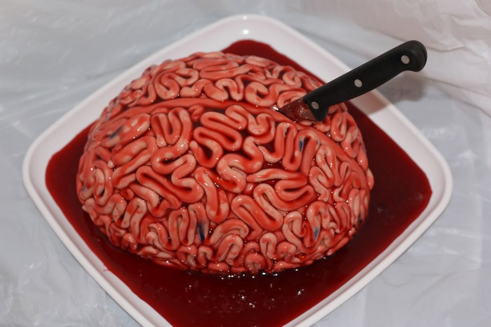 Easy Halloween Brain Cake Easy Halloween Brain Cake