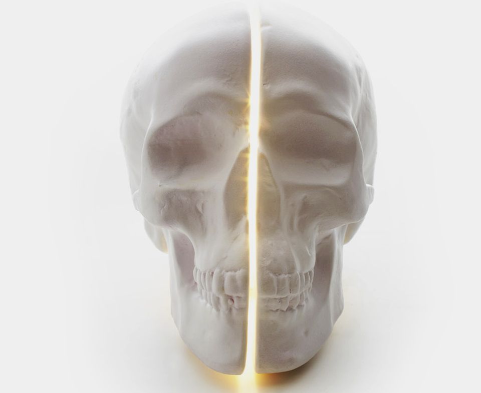 Spruce Up Your Decorations With Yorick Skull Lamp Homecrux Yorick Skull Table Lamp