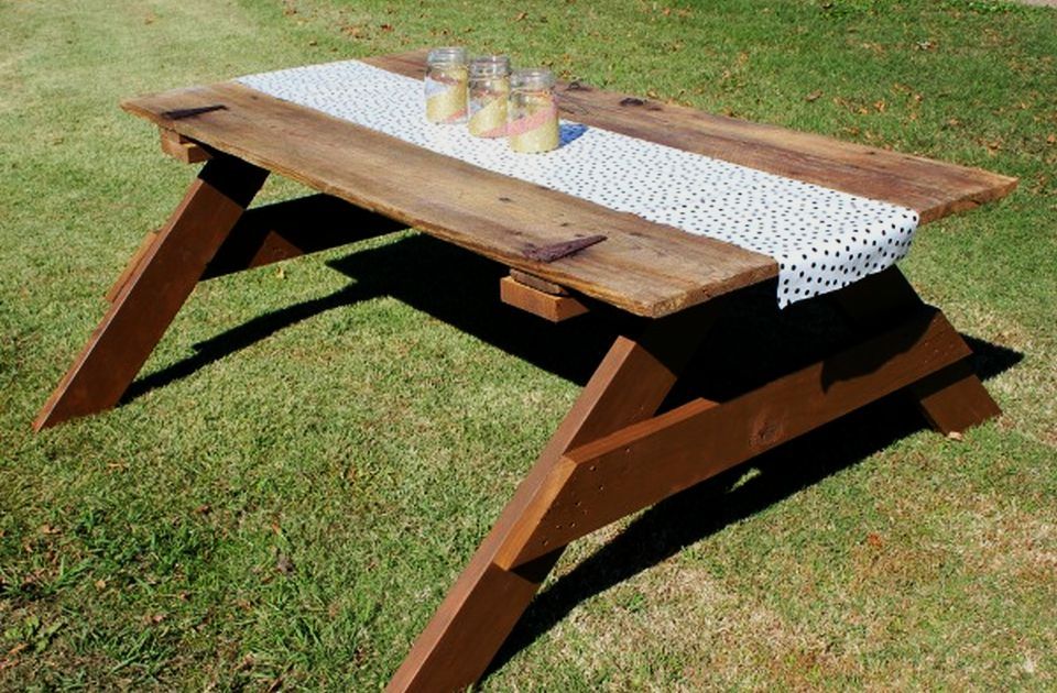 Elegant Diy Picnic Table Made From Reclaimed Barn Door