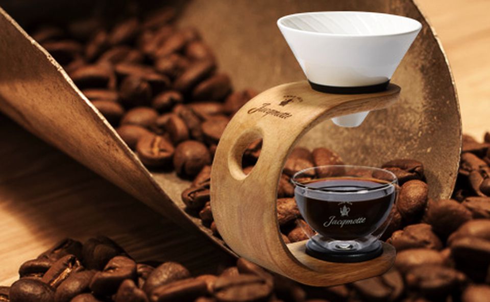 Jacqmotte Slow Drip coffee maker offers complete sensory experience - HomeCrux