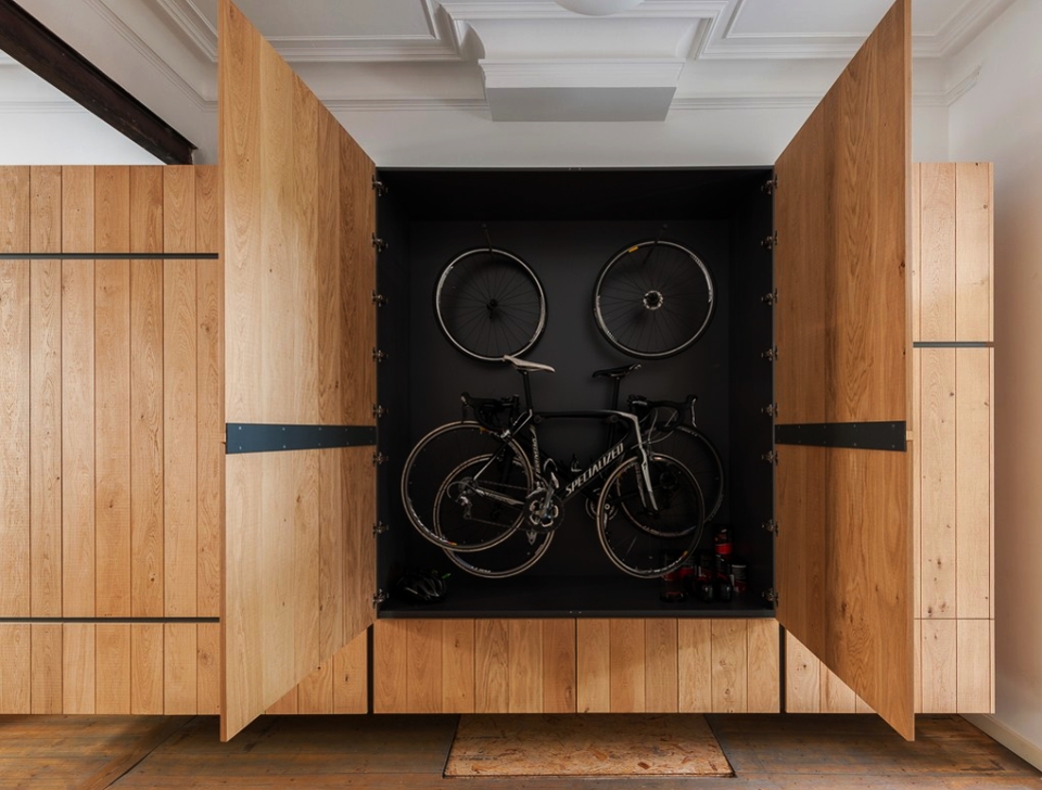 Dede Gear Closet To Hang Up Your Bike In Style Homecrux