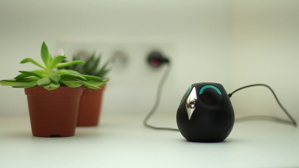 Ulo Cute owlshaped interactive home monitoring system