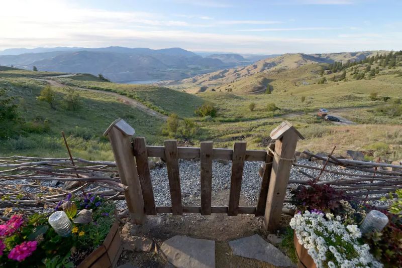 Stands at a hilltop offering naturalistic views
