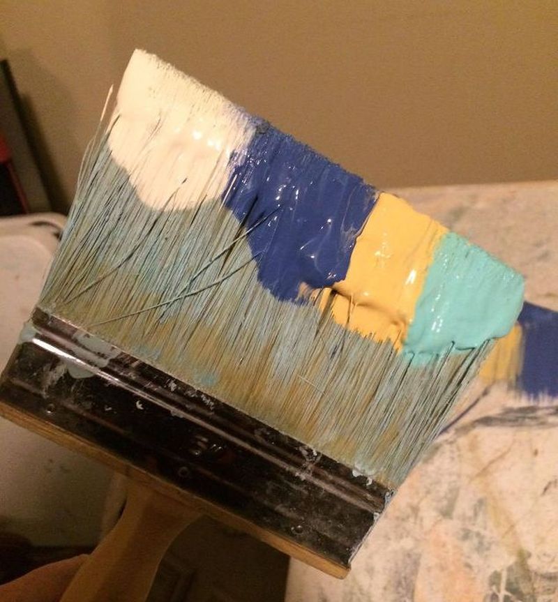 Soak the paint without mixing the colors