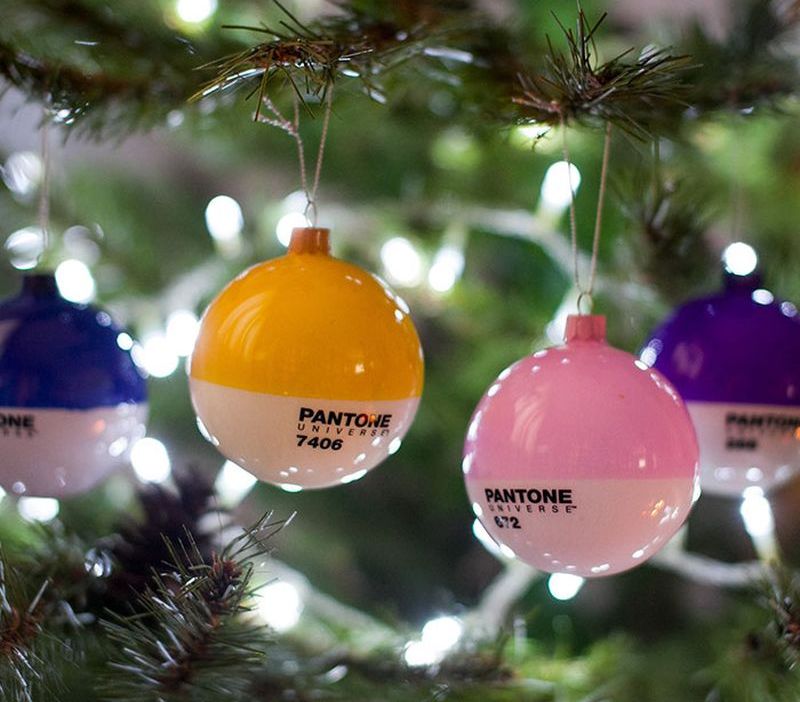 Add Chic Eal To Your Christmas Tree With Colorful Pantone Gl