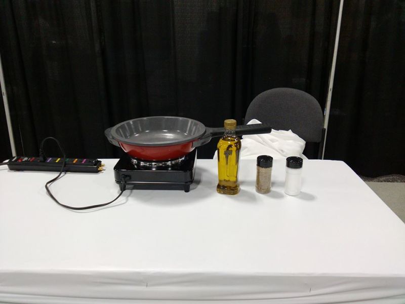 SmartyPans exhibits app-connected cooking pans at CES 2017
