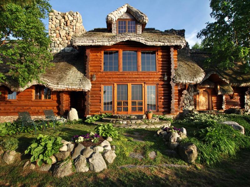 Lake Charlevoix Hobbit House is now listed at 1.99 million