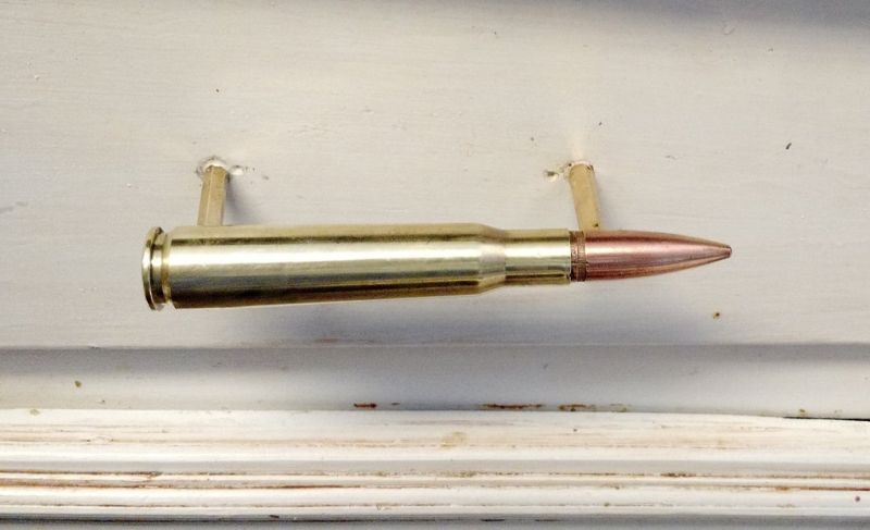 Bullet drawer handle