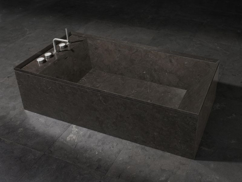 Onsen bathtub by Rodolfo Dordoni for Italian company Salvatori