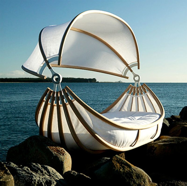 30 Unique Daybeds to Find Comfort and Peace Under the Sun