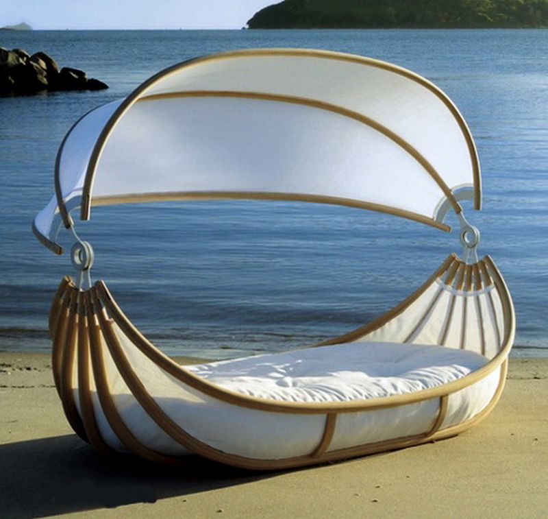 30 Unique Daybeds to Find Comfort and Peace Under the Sun