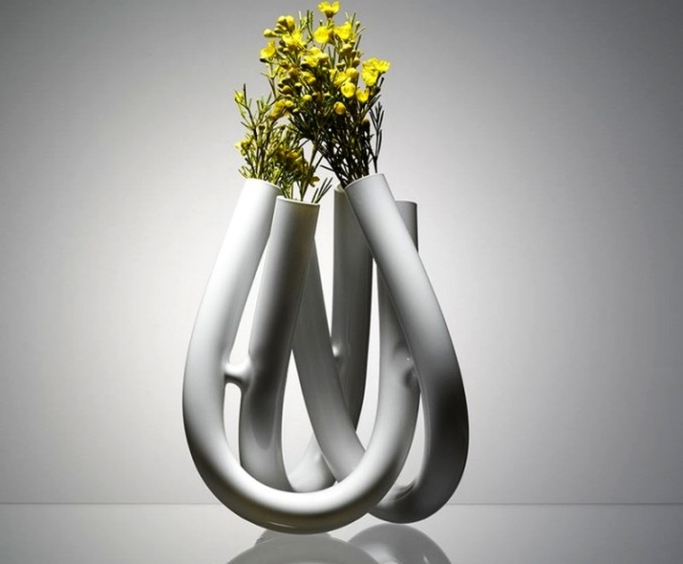15+ Unique Flower Vase Designs for Any Space (In Pictures)