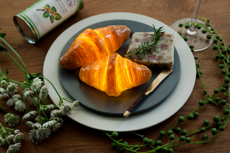 Pampshade bread lamps by Yukiko Morita