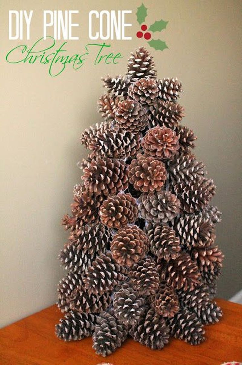 Pine cone Christmas tree