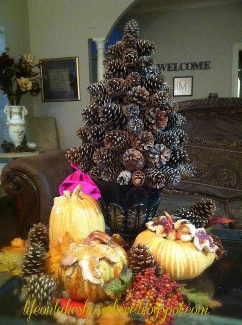 Pine cone Christmas tree