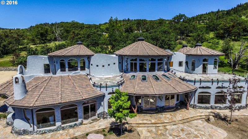 Shining Hand Ranch up for sale for $7.6 Million 