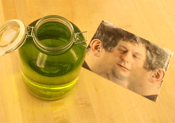 How to Make ‘Creepy Head in a Jar’ for Halloween
