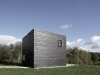 a-minimalist-monolithic-house-4