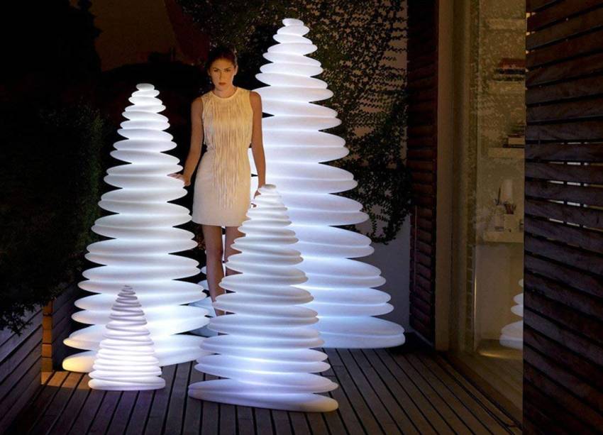 Chrismy Christmas Tree by Teresa Sapey for Vondom