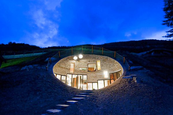 5 coolest underground homes