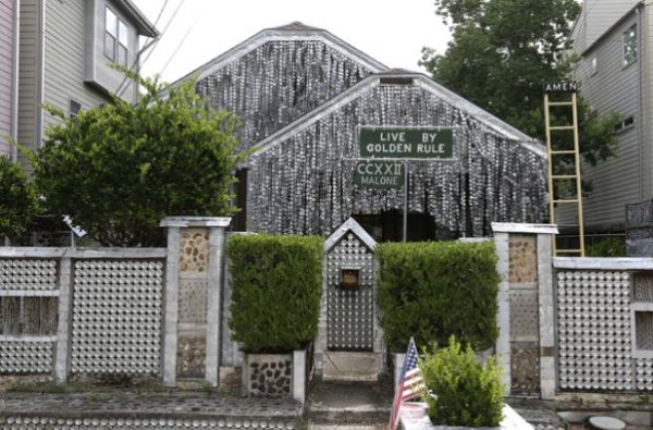 John Milkovisch's Beer Can House