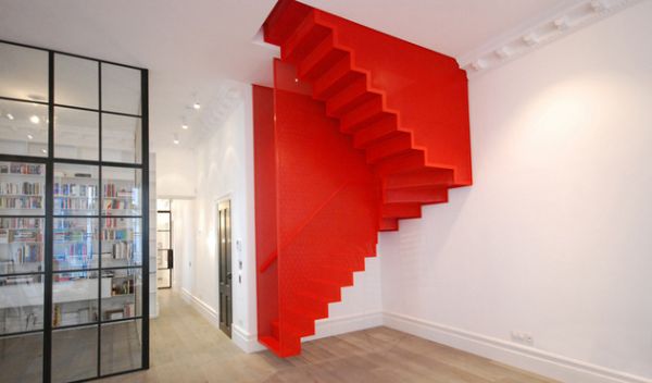 Diapo's Steel Suspended Staircase