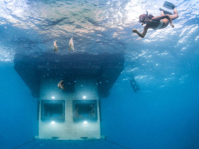 Manta Underwater Room Zanzibar