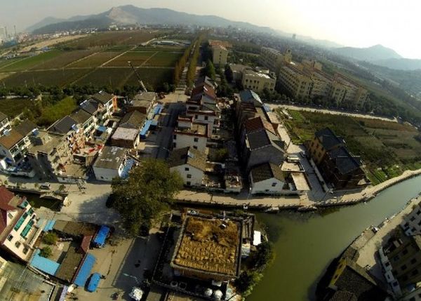 Peng Quigen's roof top farm