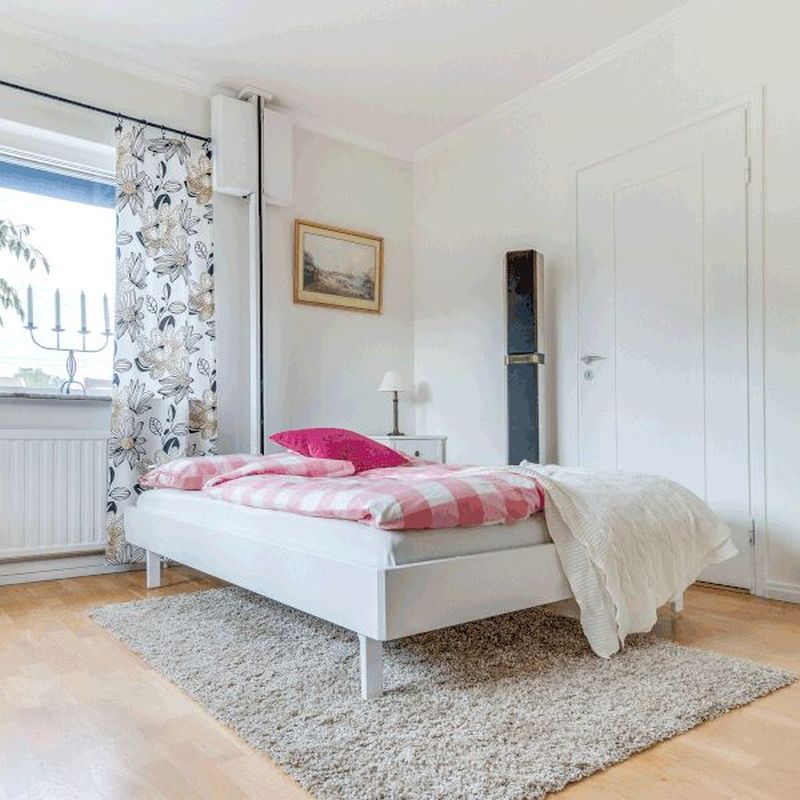 SlumberUp ceiling bed
