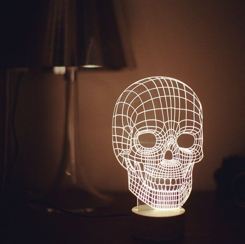 BULBING skull lamp