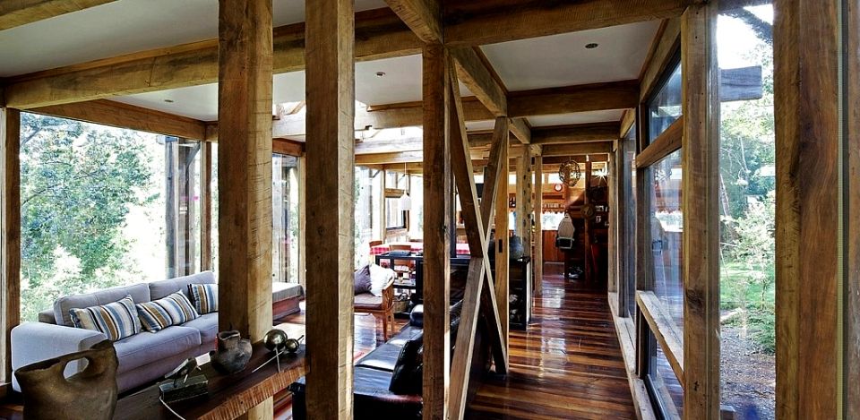Chilean Bridge House by Aranguiz-Bunster Arquitectos