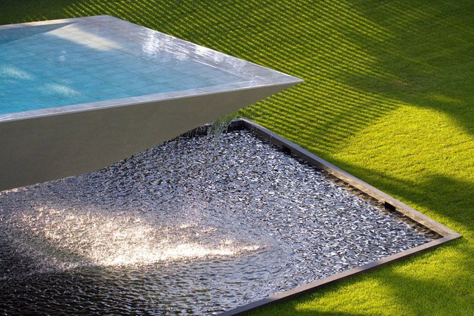Mansion in Vale Do Lobo Golf Course by Arqui+