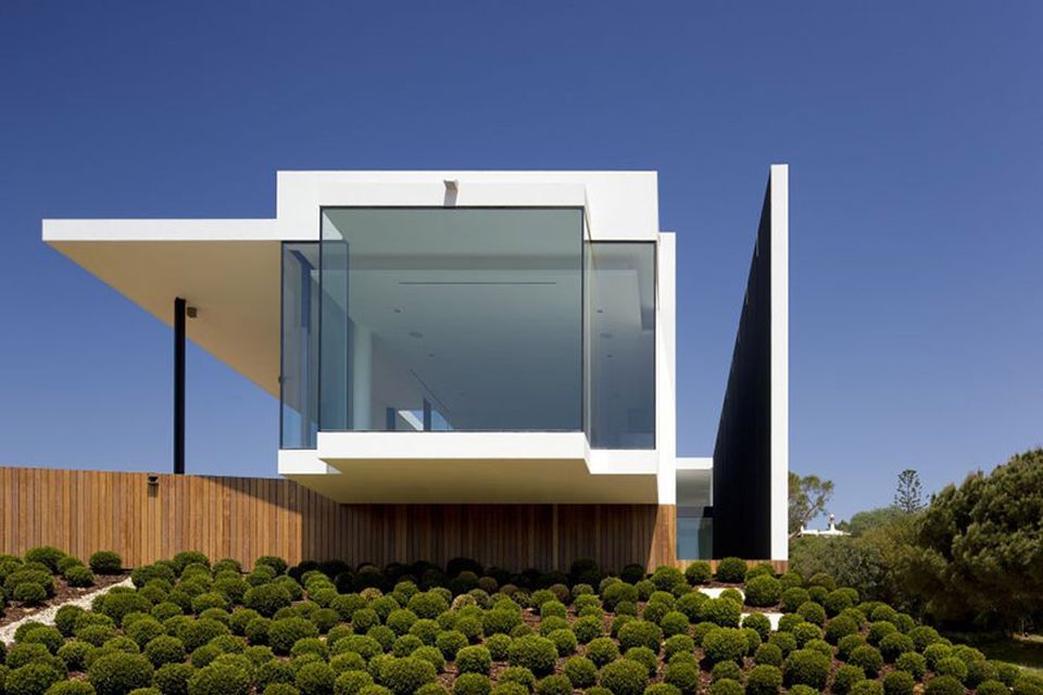 Mansion in Vale Do Lobo Golf Course by Arqui+