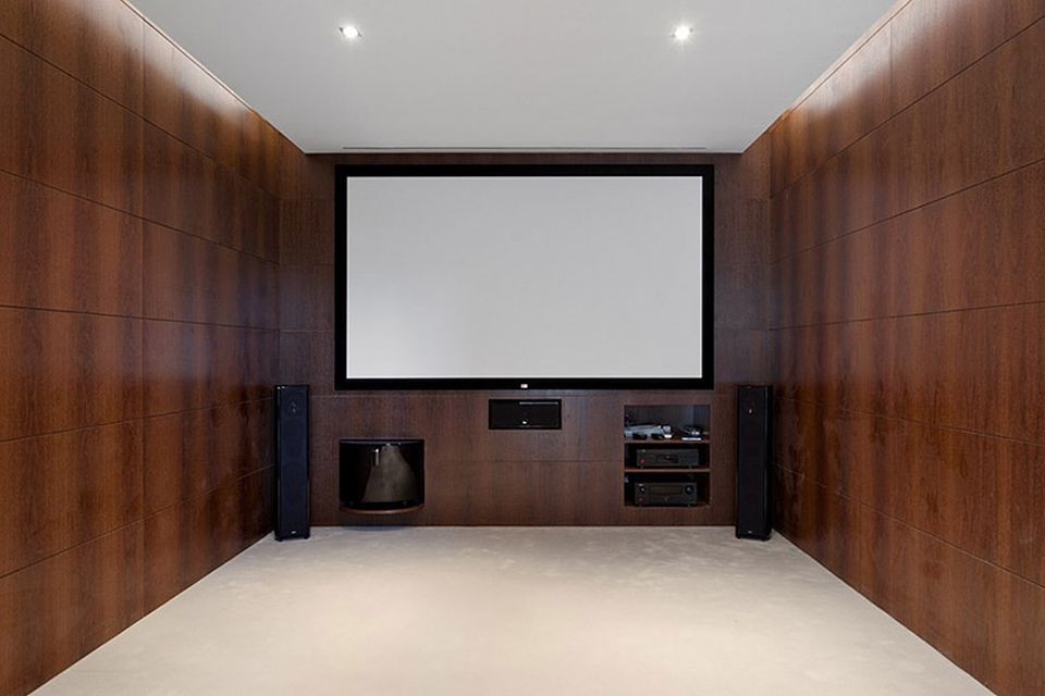 Mansion in Vale Do Lobo Golf Course by Arqui+