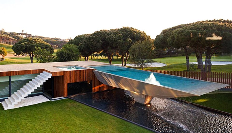 Mansion in Vale Do Lobo Golf Course by Arqui+