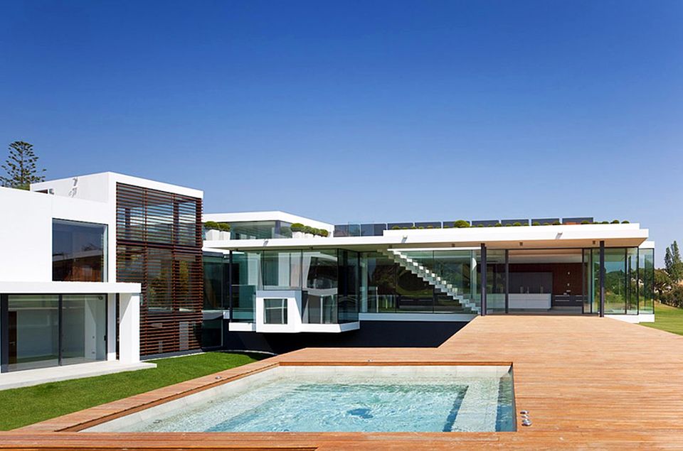 Mansion in Vale Do Lobo Golf Course by Arqui+