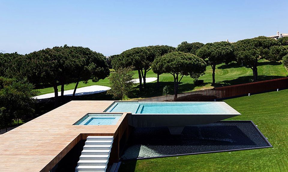 Mansion in Vale Do Lobo Golf Course by Arqui+