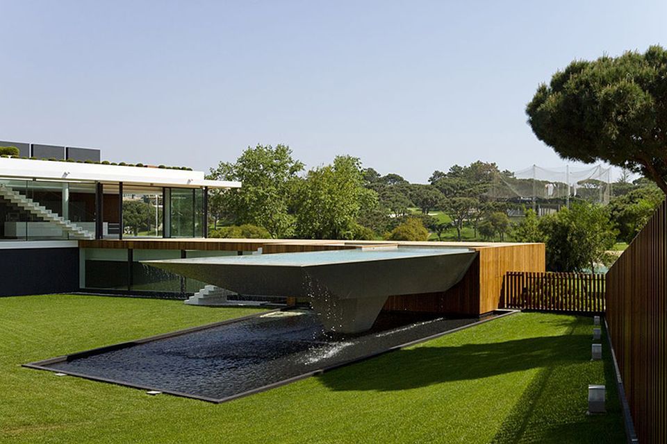 Mansion in Vale Do Lobo Golf Course by Arqui+