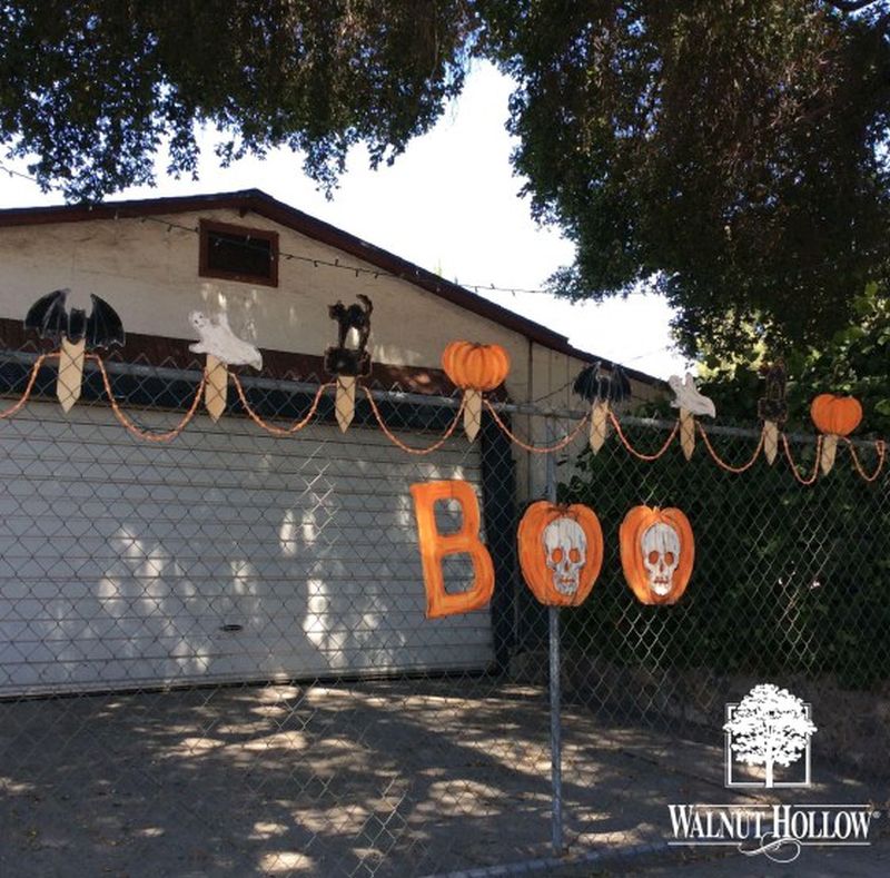 Dangle up Entrance with Ghostly Goodies