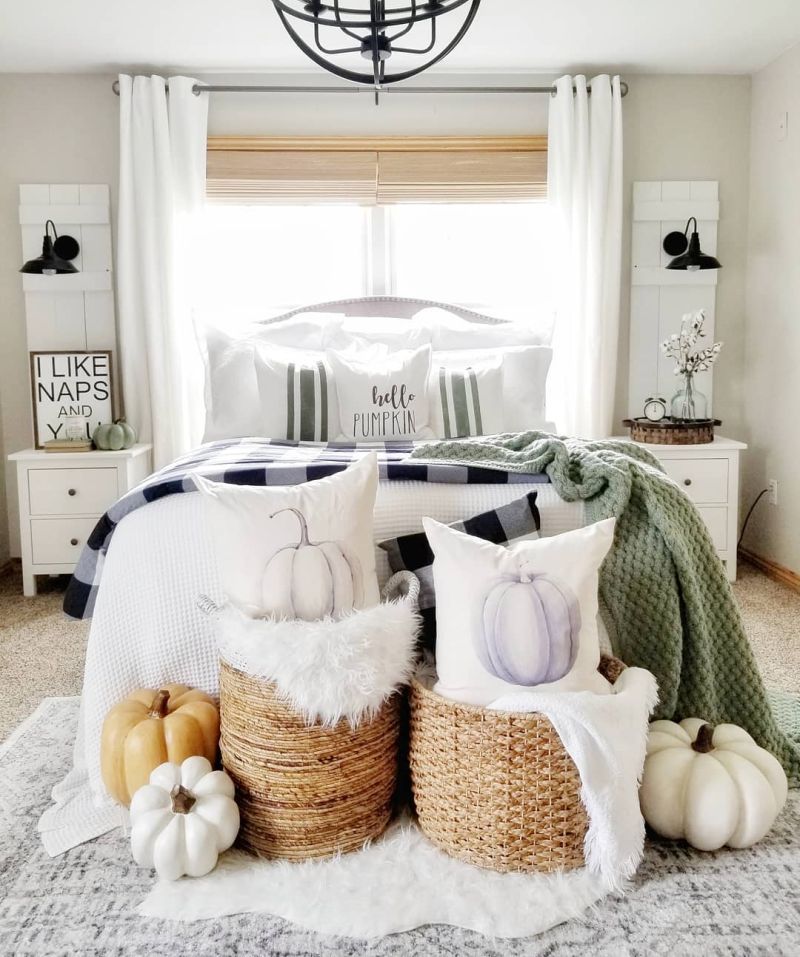 Decorating bedroom with pumpkins for Halloween