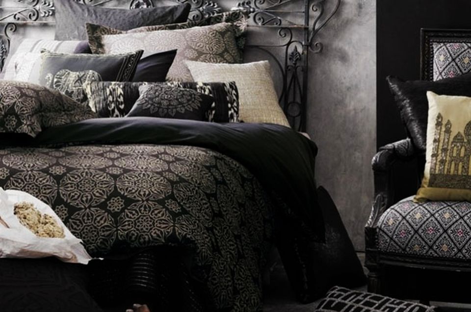 Easy Halloween Bedroom Decor Tips Ideas To Spook Up Your Room