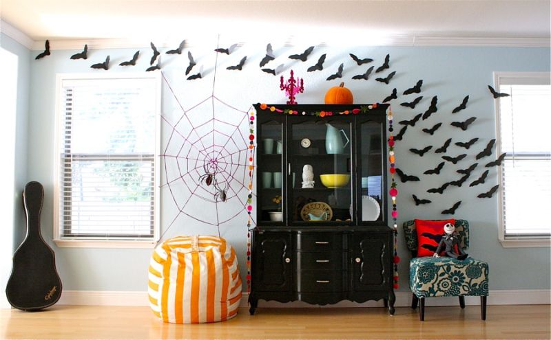 Skull, spiders, and other Halloween props are needful