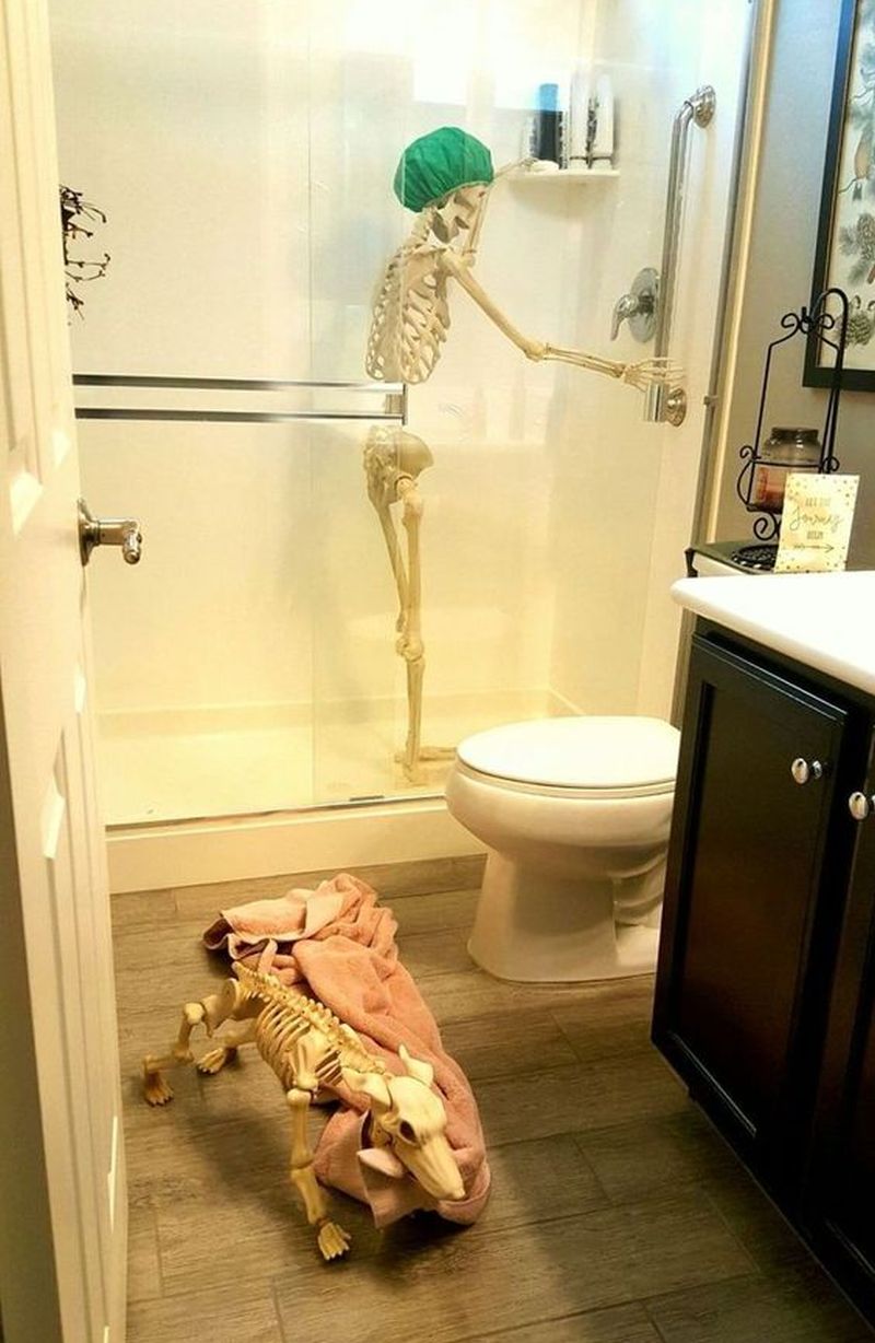 Skull and skeletons in bathroom