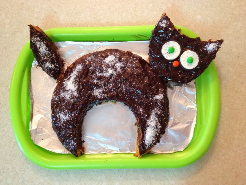 cat cake for Halloween